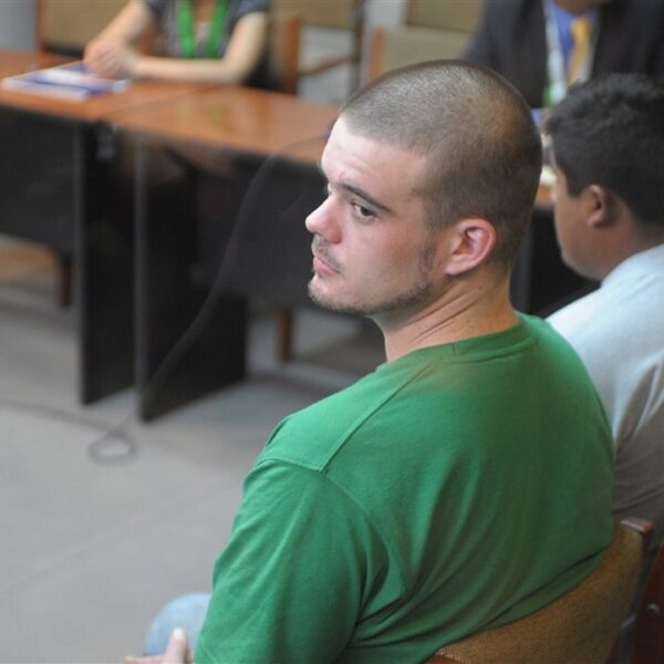 Joran van der Sloot wordt ondanks protest tijdelijk uitgeleverd aan VS