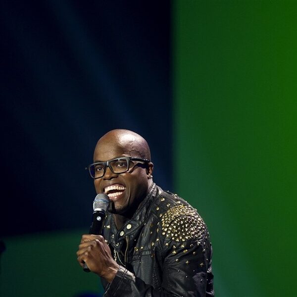 Jandino en zijn vrouw in verwachting van derde kind: "We kunnen het nog steeds niet geloven"