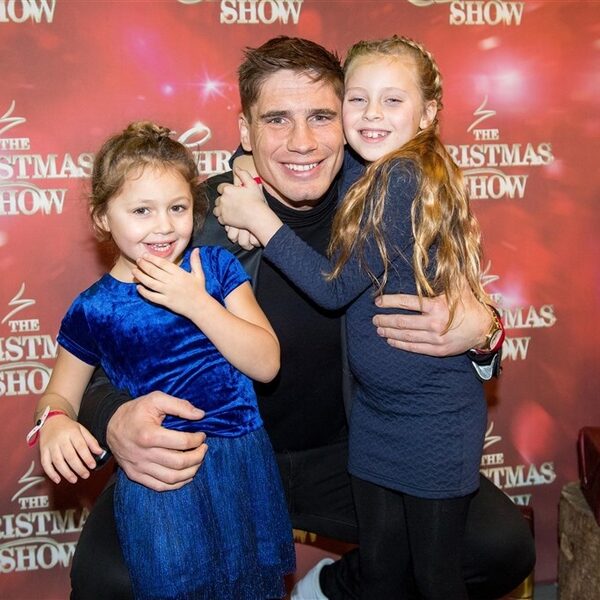 Dochter (10) van Rico Verhoeven heeft rug gebroken na val van klimrek