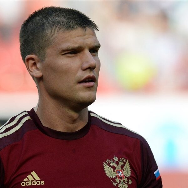 Voormalig aanvoerder Russisch elftal spreekt zich uit tegen Poetin