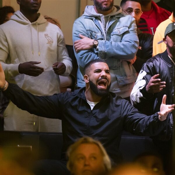 CNN-verslaggever noemt Drake een 'Karen' vanwege juridische strijd tegen Universal Music