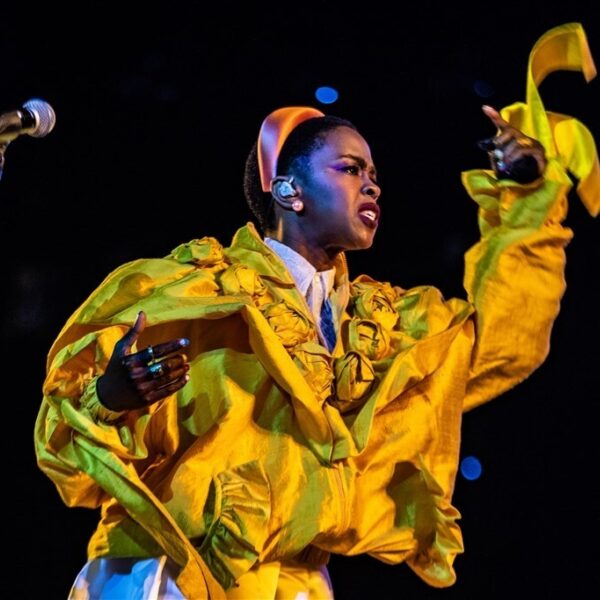 Lauryn Hill reageert op kritiek dat ze altijd laat is: "Jullie hebben geluk dat ik op het podium sta"