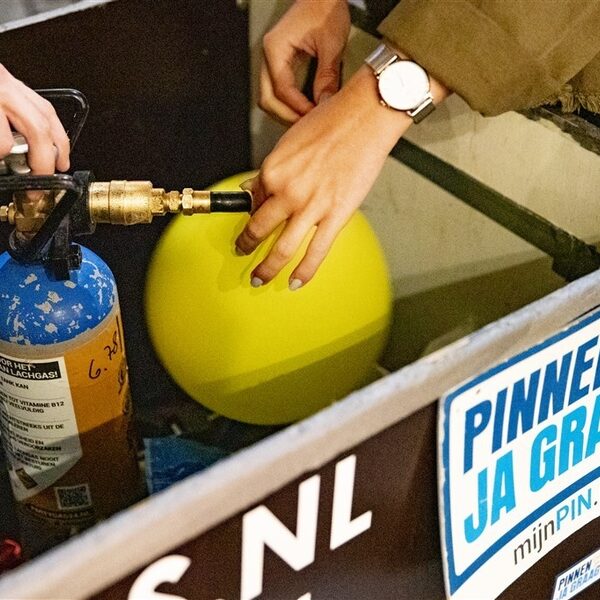 Politie gaat 14 miljoen euro extra investeren in handhaving op lachgasverbod