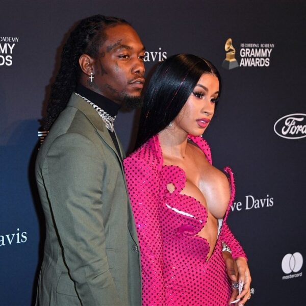 Cardi B bevestigt breuk met Offset via Instagram Live