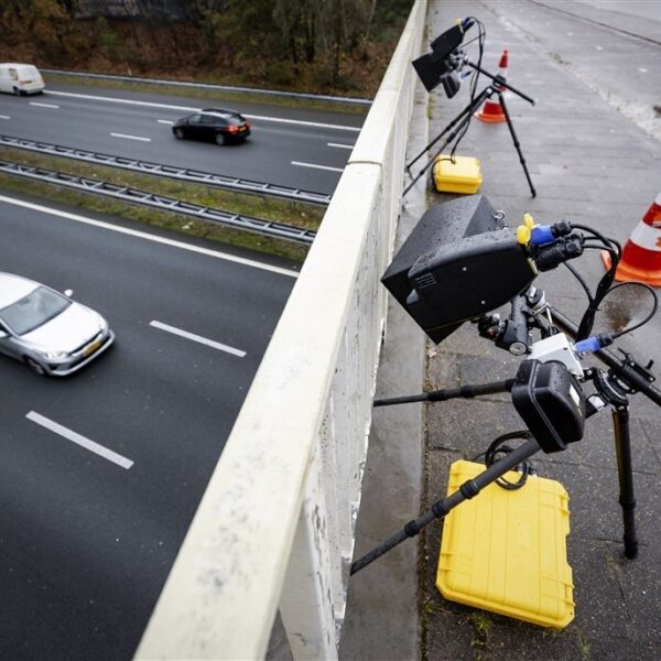 Nederlanders pleiten voor nieuwe regeling verkeersboetes: eerst waarschuwen en hoogte gebaseerd op inkomen