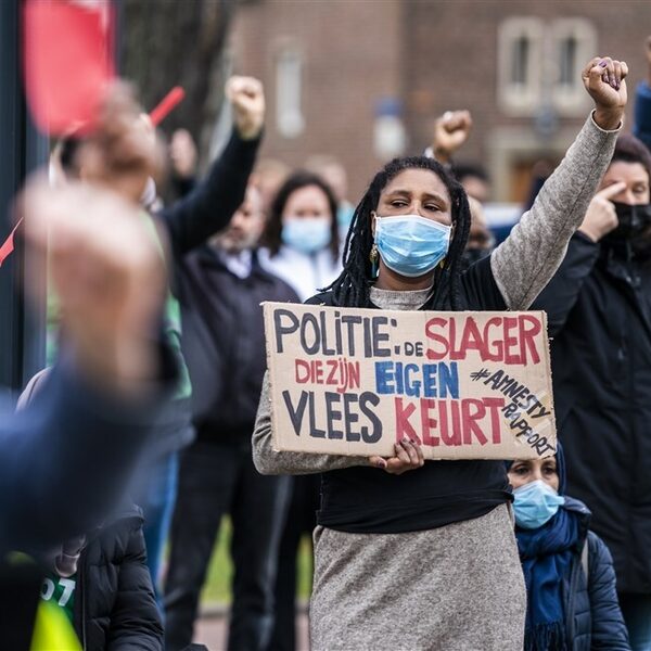 Rotterdamse agenten die racistische appjes verstuurden definitief niet meer vervolgd