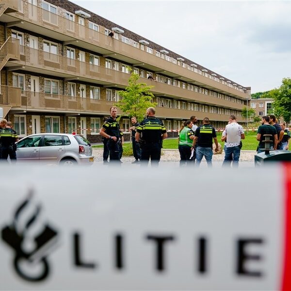 17-jarige jongen neergestoken bij supermarkt in Capelle a/d IJssel