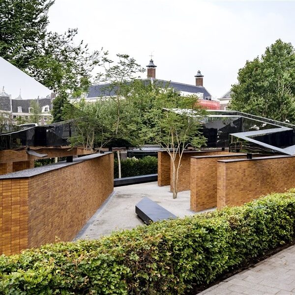 Nationaal Holocaust Namenmonument onthuld in Amsterdam
