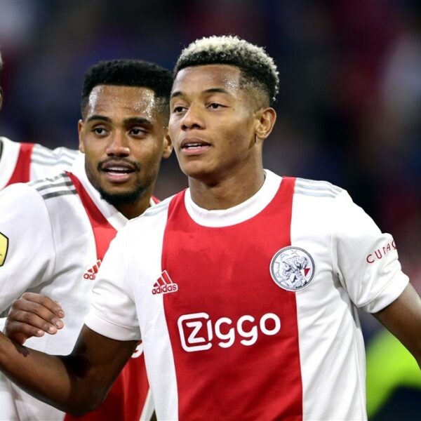Oud-Ajacied David Neres maakt kennis met grimmige kant van Napels na gewapende overval