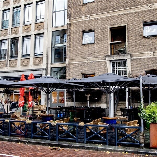 Feyenoord-hooligans belagen bestuursleden tegenstander in Rotterdam