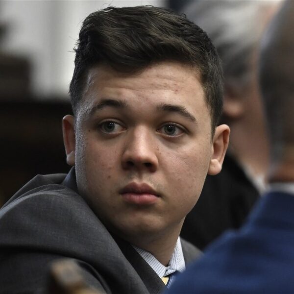 Kyle Rittenhouse vrijgesproken van moord