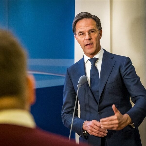 Geen nieuwe maatregelen volgens Rutte, naleving van basisregels moet wel beter