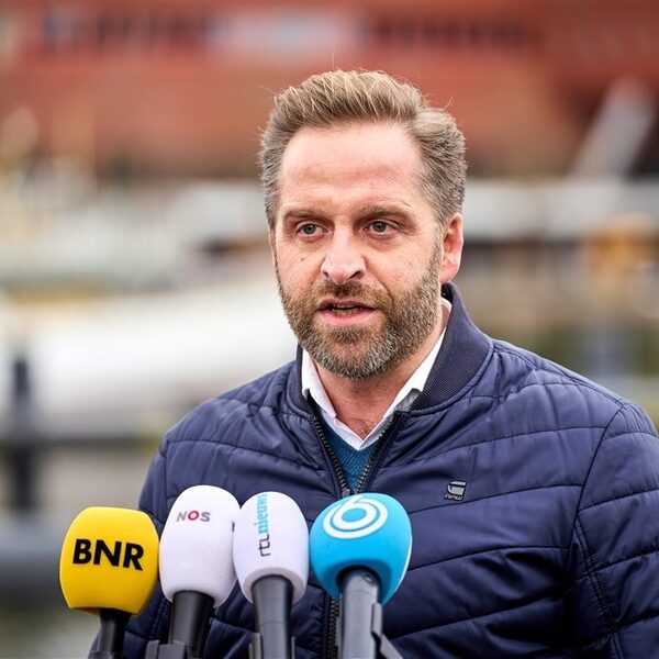 Man aangehouden bij woning van demissionair minister De Jonge