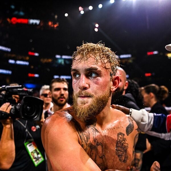 Jake Paul hint op MMA-carrière met eerste trainingsbeelden