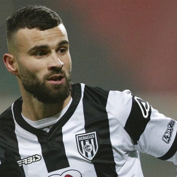 Veelbesproken Rai Vloet maakt controversiële transfer naar Rusland