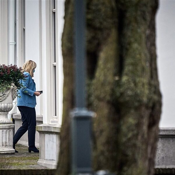 'Verdere versoepelingen op komst: horeca en cultuursector tot 22:00 uur open'