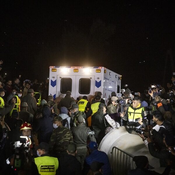 Rayan (5) na dagenlang in put niet meer in leven