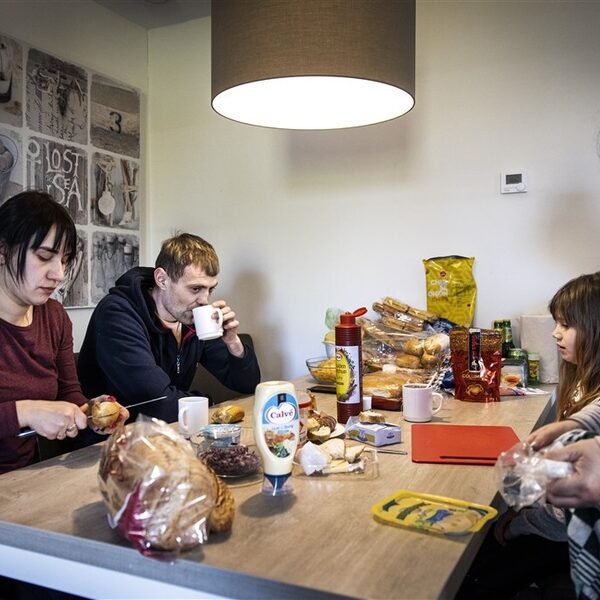 Onkostenvergoeding voor Nederlandse gastgezinnen die Oekraïense vluchtelingen opvangen