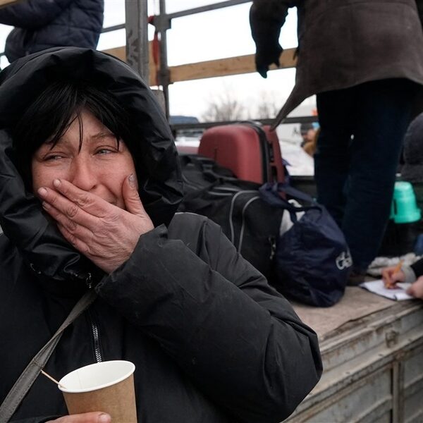 Russen bombarderen theater met honderden schuilende burgers in Marioepol