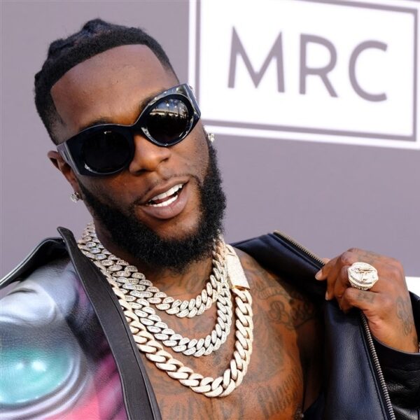 Burna Boy geeft organisatie schuld van afgelaste show: "Ik werk nooit meer met ze"