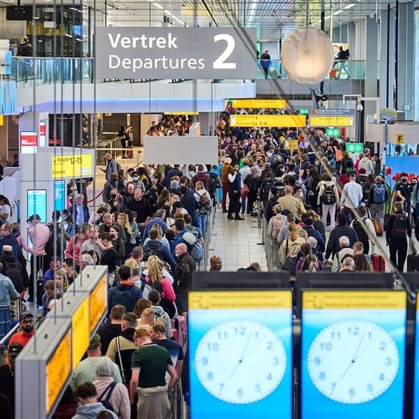 Reizigers mogen vlucht niet kosteloos annuleren vanwege drukte op Schiphol