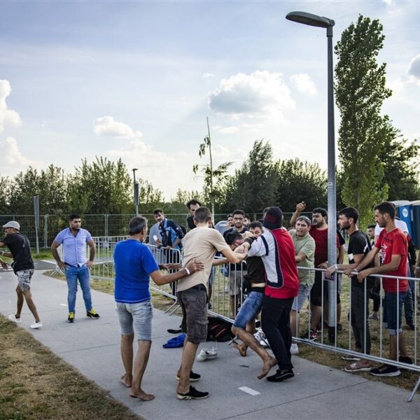 Vechtpartij breekt uit bij asielzoekerscentrum Ter Apel, één persoon aangehouden