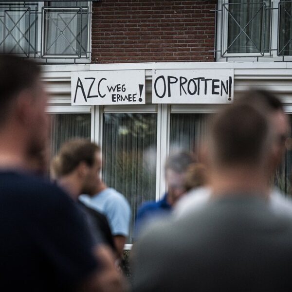 Inwoners Albergen willen hotel kopen om komst azc te voorkomen