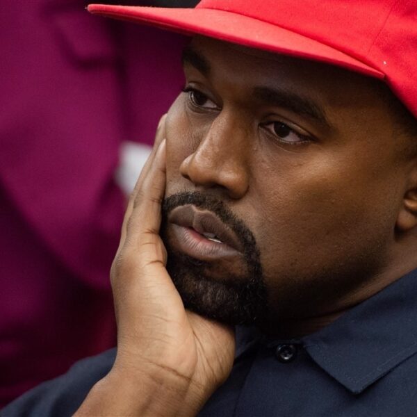 School in Chicago pakt eredoctoraat Ye af na antisemitische uitspraken