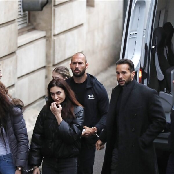 Andrew Tate verliest hoger beroep en blijft langer in hechtenis