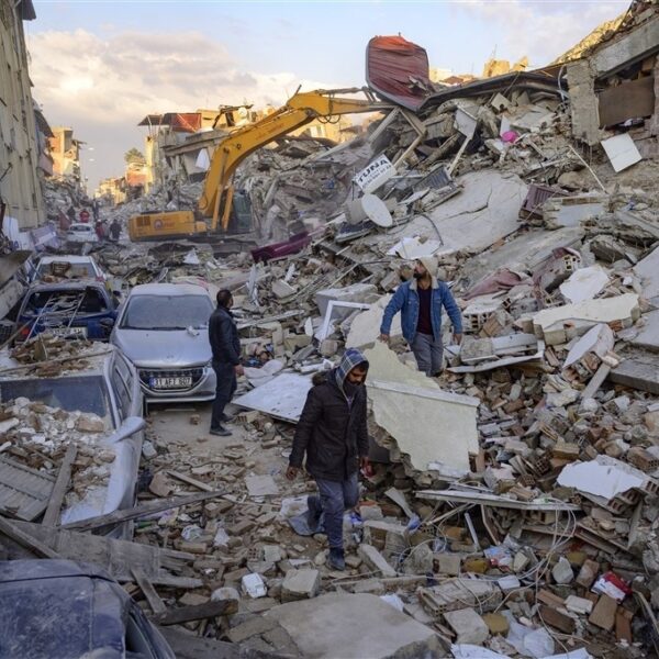 Vijf dagen na de aardbevingen in Turkije en Syrië: wat is de stand van zaken?