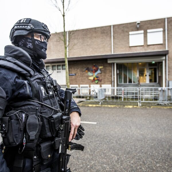 Taghi doet aangifte tegen Staat vanwege plan om hem uit te schakelen