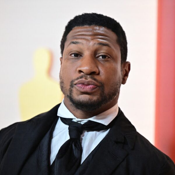 Jonathan Majors gedumpt door management na beschuldigingen van mishandeling