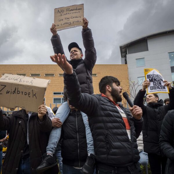 Asielzoekers in Purmerend protesteren en dreigen met hongerstaking