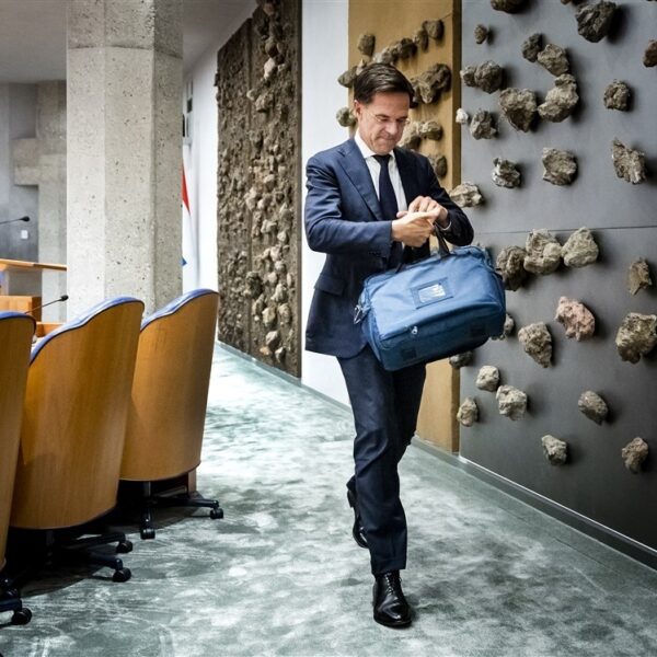 Waarom krijgen vluchtelingen de schuld van grote maatschappelijke problemen?