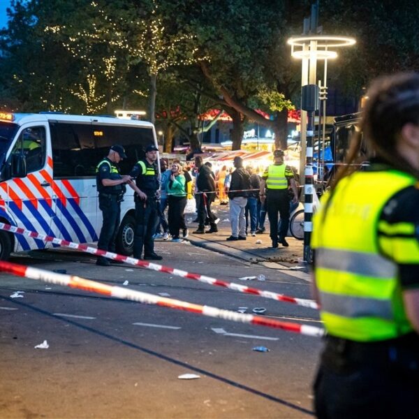 Drie aanhoudingen na schietpartijen Rotterdams Zomercarnaval, meerdere mensen gewond