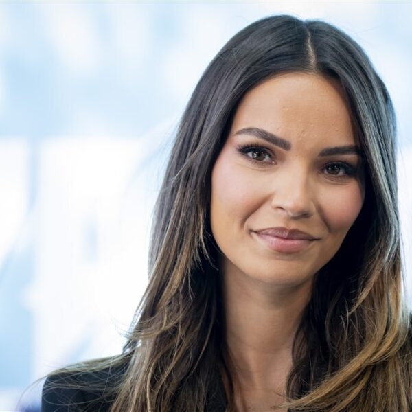 Monica Geuze boos op meisje dat stiekem foto maakte van dochter Zara-Lizzy