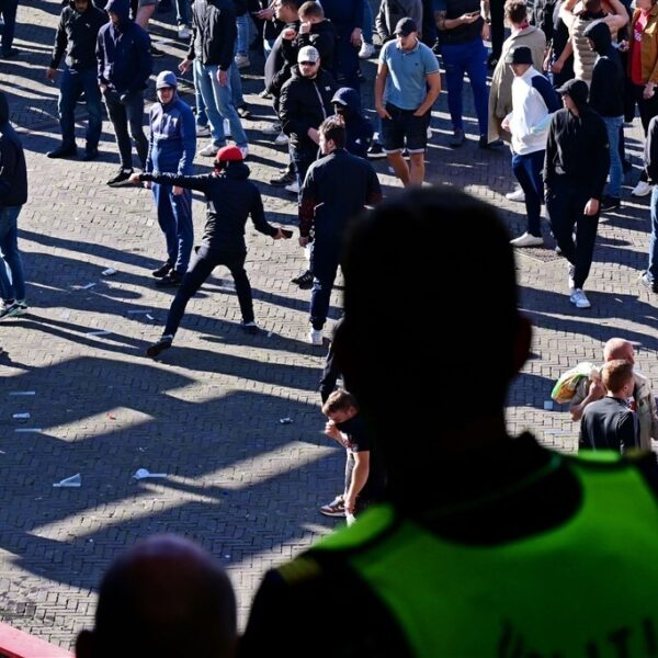 Staking Klassieker tussen Ajax en Feyenoord verpestte dag doodzieke fans van 7 en 14 jaar