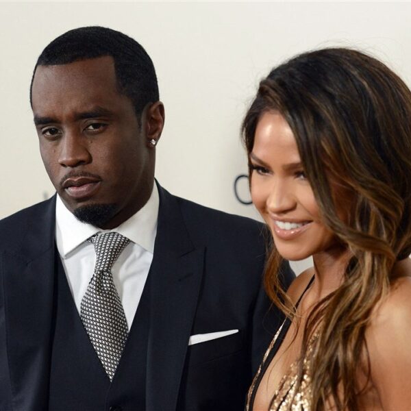 Camerabeelden laten zien hoe Diddy ex-vriendin Cassie fysiek mishandelde