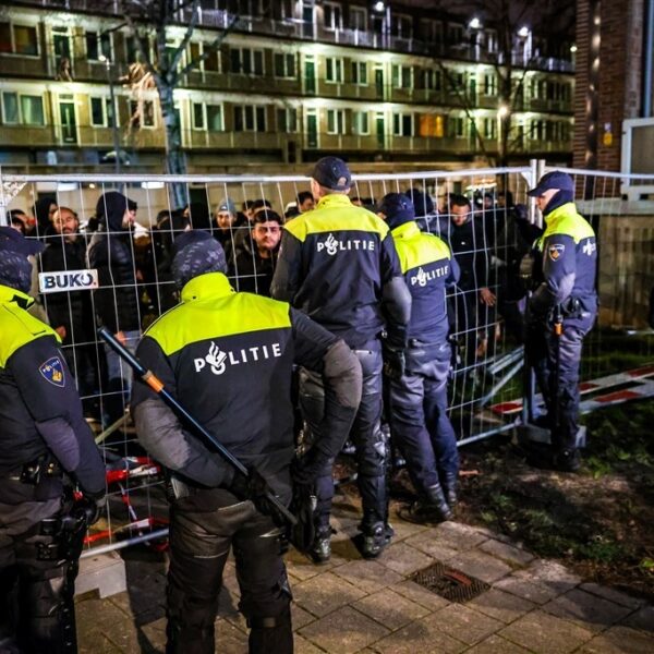 ME ingezet vanwege onrust bij plek in Rotterdam waar explosie plaatsvond
