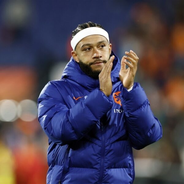 We zouden allemaal achter Memphis Depay moeten staan: haarband of niet