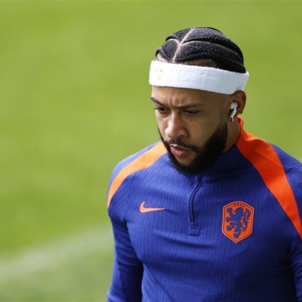 Memphis Depay en Akwasi reageren op kritiek met nieuwe track, 'Bedankt Voor Je Mening'