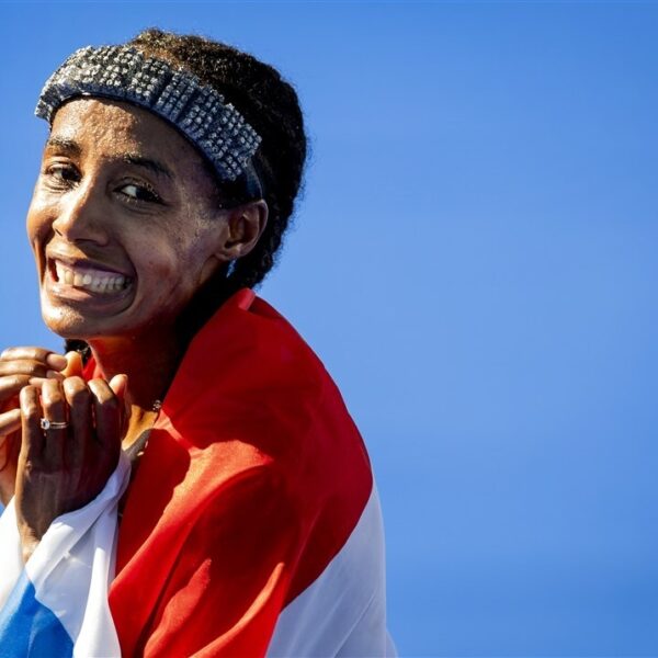 Sifan Hassan schrijft geschiedenis: goud op olympische marathon en record verbroken