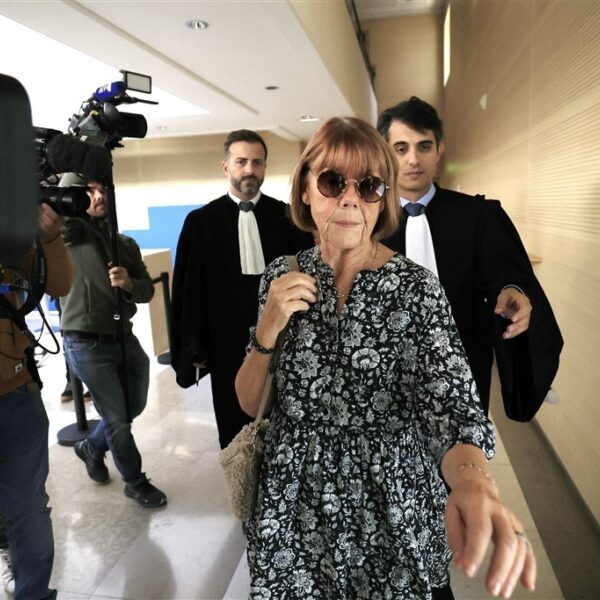 Hoofdverdachte Dominique Pélicot bekent schuld tijdens schokkende Franse rechtszaak: "Ze verdiende dit niet"