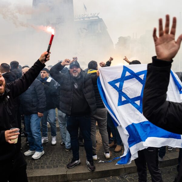 Maccabi-relschoppers niet vervolgd na geweld in Amsterdam omdat OV-beelden al gewist waren