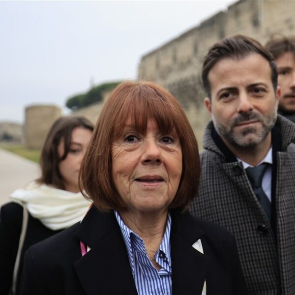 Franse Dominique Pelicot die vrouw jarenlang liet verkrachten veroordeeld tot twintig jaar cel