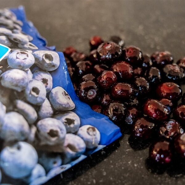 Tientallen zieke klanten melden zich bij Albert Heijn na eten van blauwe bessen