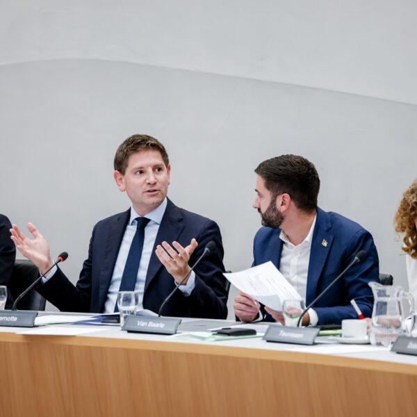 ‘Represent Jezelf'-oprichter luidt noodklok in aanloop Gaza-debat: "Druk zetten op politici"