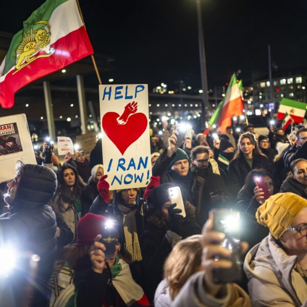 Het Iraanse volk komt massaal in opstand tegen het regime: "Dit is geen oorlog, maar een revolutie"