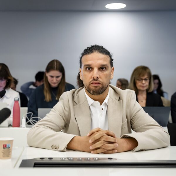 Volgens Ali B en advocaten is er niet genoeg onderzoek gedaan in zaak Naomi: "Niet genoeg doorgevraagd bij Ronnie Flex"