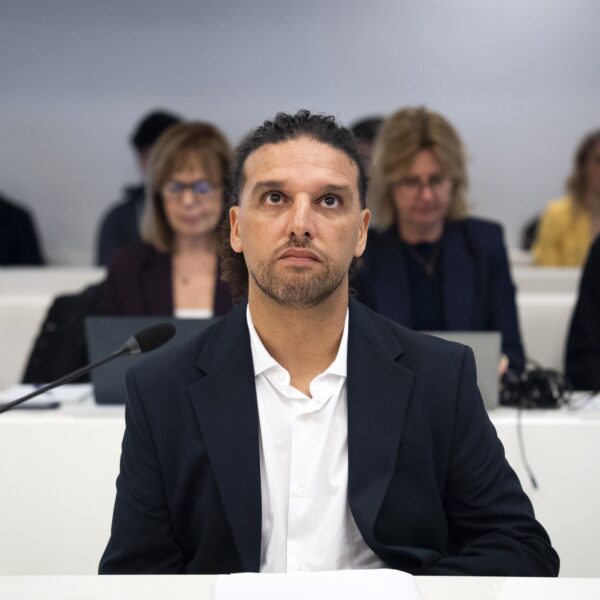 Advocaat Ali B eist vrijspraak in zaak Naomi: "Ronnie Flex heeft niets gezien"